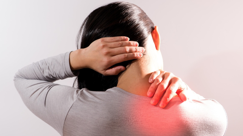 Đau cổ vai gáy gây đau đầu là bệnh liên quan đến xương khớp thường găp